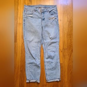 American Eagle Low rise tomgirl jeans